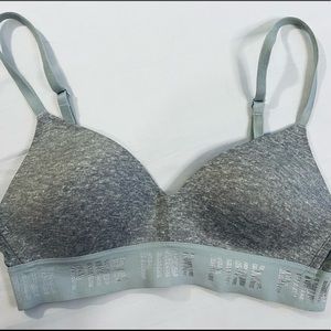 PINK Victoria’s Secret Wear Everywhere Wireless Bra Size 32B